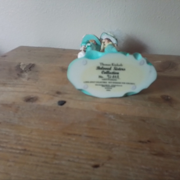 Thomas Kinkade Beloved Sisters Collection #9242A - Picture 5 of 5